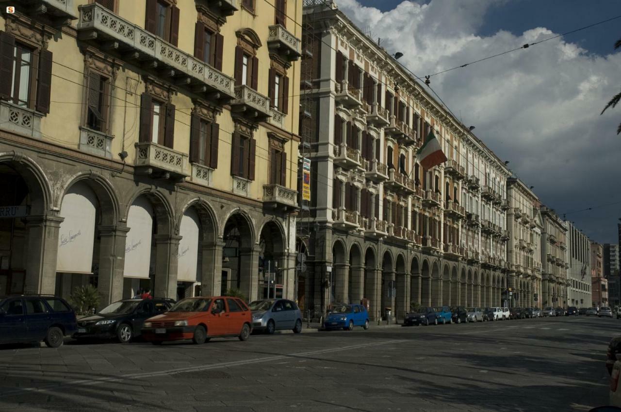 Al Centro Del Centro Apartment Cagliari Ngoại thất bức ảnh