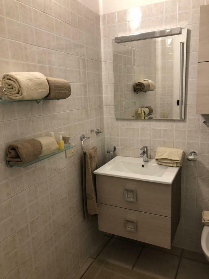 Al Centro Del Centro Apartment Cagliari Ngoại thất bức ảnh