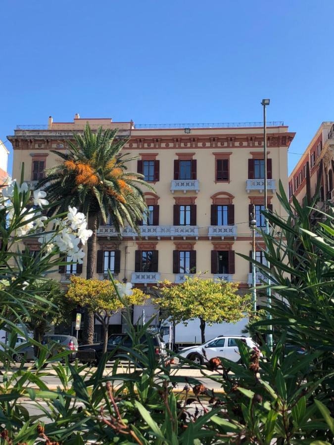 Al Centro Del Centro Apartment Cagliari Ngoại thất bức ảnh